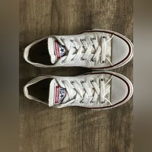 Kid’s Converse Chuck Taylor All Star White low top Sneakers Sz